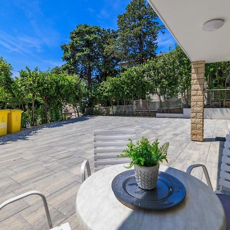 Apartments Podvezanec Crikvenica Exterior foto